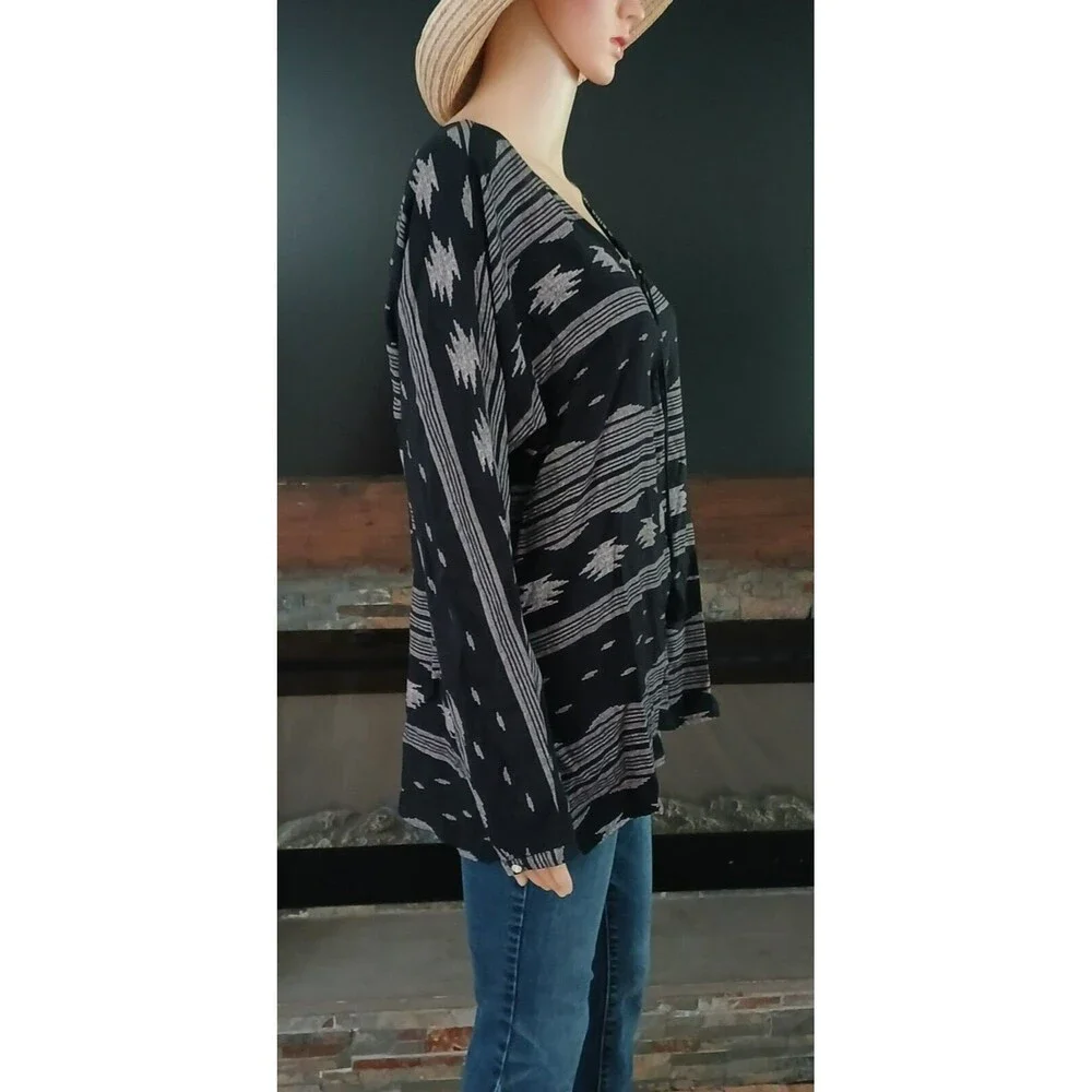 Old Navy Tunic Top Blouse Women's MEDIUM Long Sleeve Lightweight Aztec Casual - Picture 5 of 9